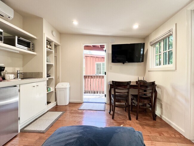 Building Photo - 3138 Browns Valley Rd