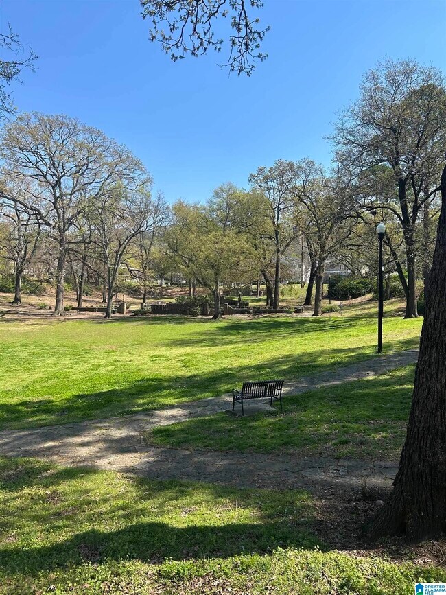 Building Photo - 2727 Highland Ave