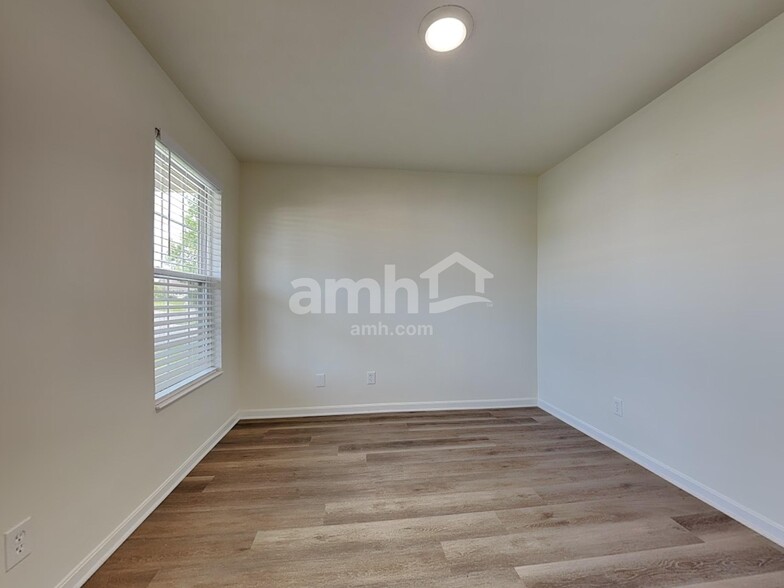 Building Photo - 6532 Kristine Dr