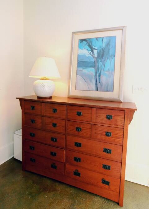 Building Photo - 832 Touro St