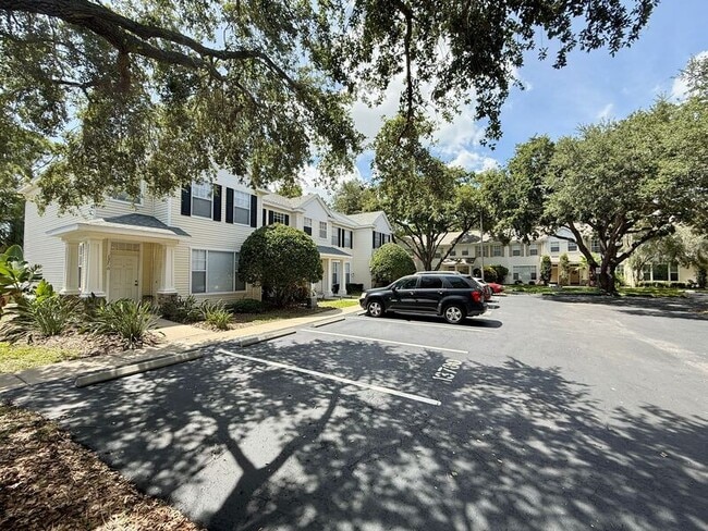 Building Photo - 13706 Forest Lake Dr