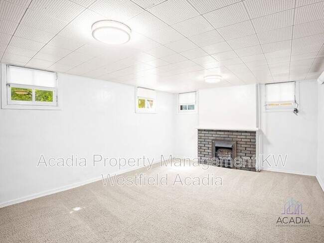Building Photo - 127 E 600 N