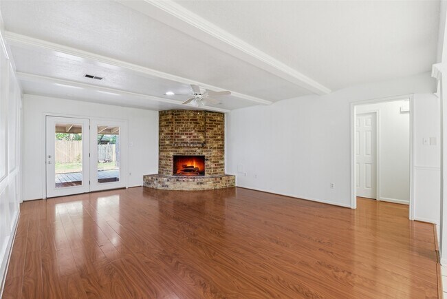 Building Photo - 2115 Oak Shores Dr