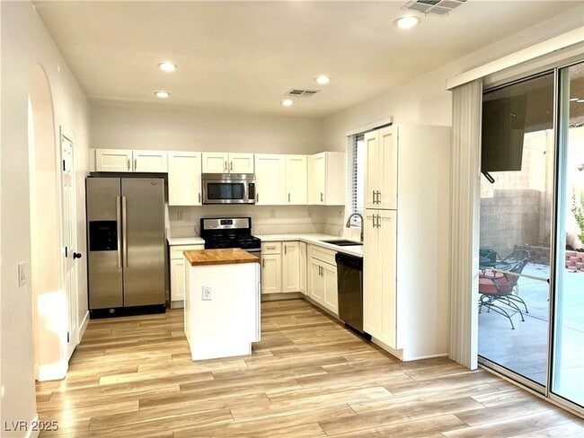 Building Photo - 539 Moses Lake Ct