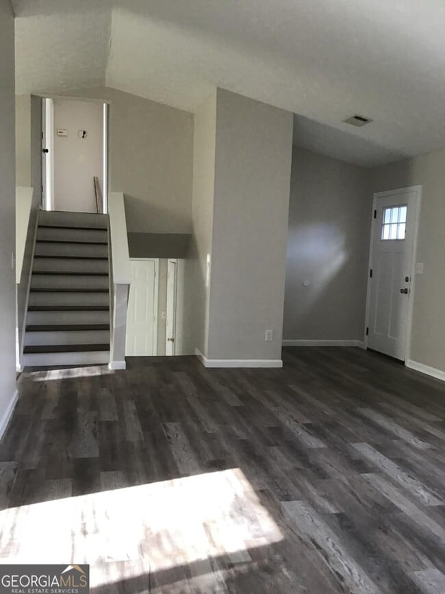 Building Photo - 6345 Peppermill Ln