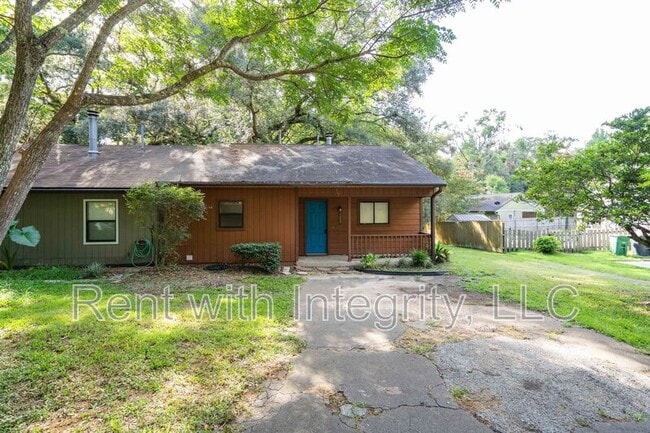 Primary Photo - 1500 Twin Lakes Cir