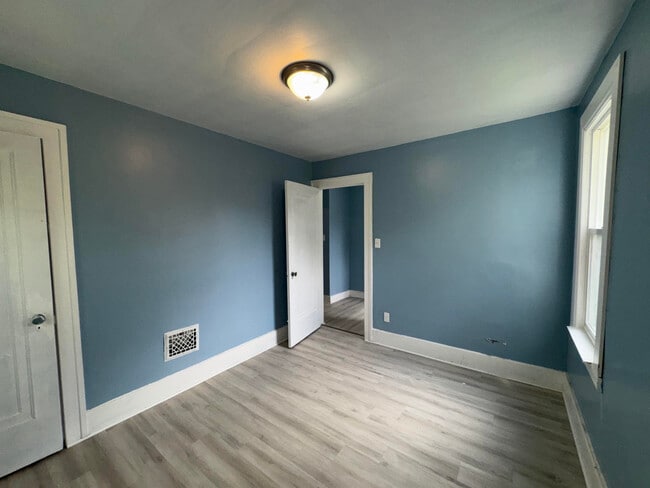 Building Photo - 14289 Linnhurst St