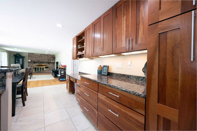 Building Photo - Luxurious Spacious and Bright , Gorgeous Potomac 6BR/4.5BA/2GAR Home - In Sought After Copenhaver
