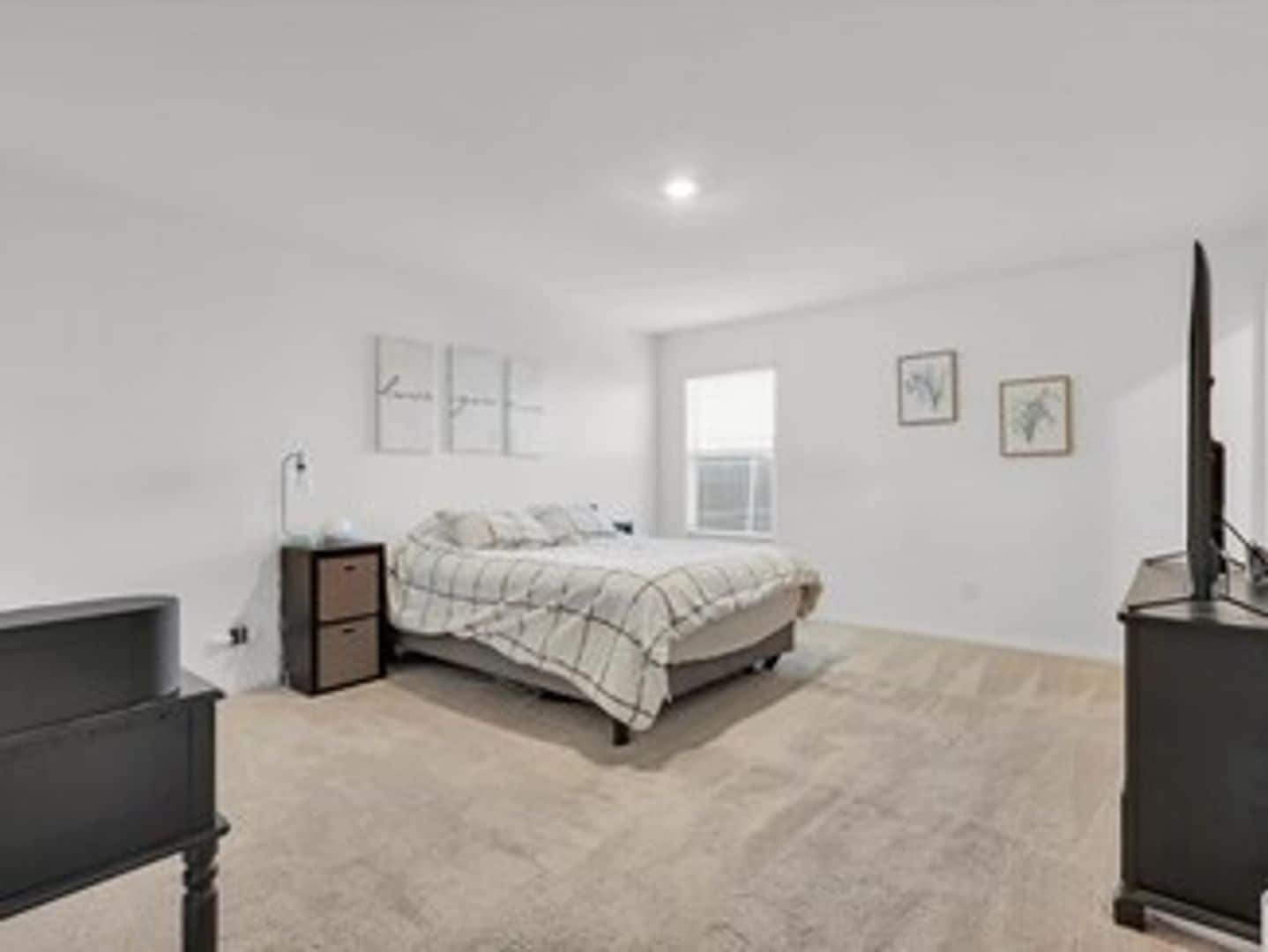 Building Photo - 208 Rubylace Dr