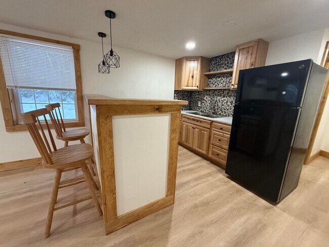 Building Photo - 192 Dorrs Corner Rd