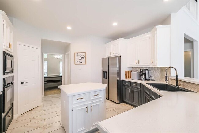 Building Photo - 7015 Timber Edge Ln