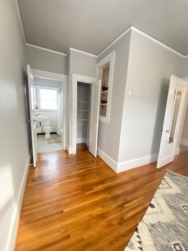 Building Photo - 823 Central Ave