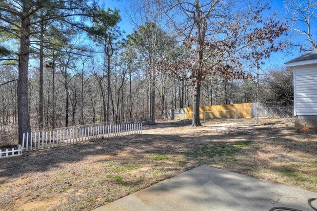 Building Photo - 909 Watsonia Dr