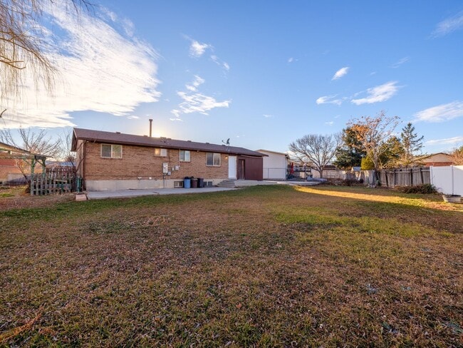 Building Photo - Beautiful home for rent!