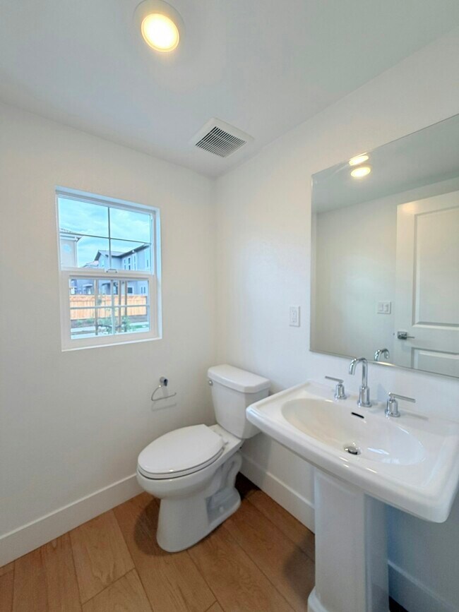 Building Photo - 325 N Paso Robles Dr