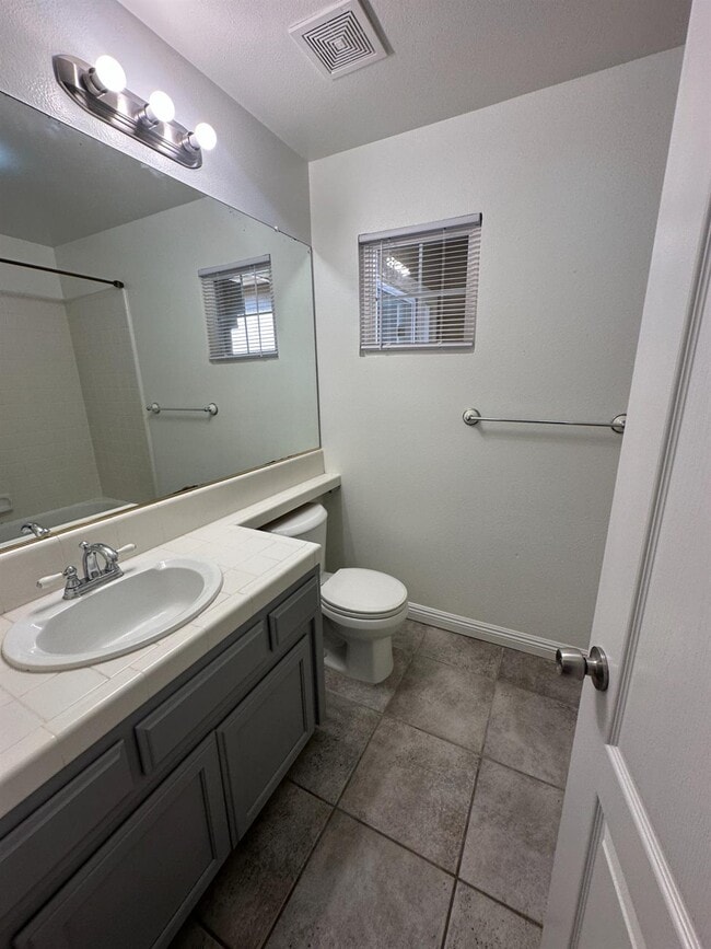 Building Photo - 7351 N Bain Ave