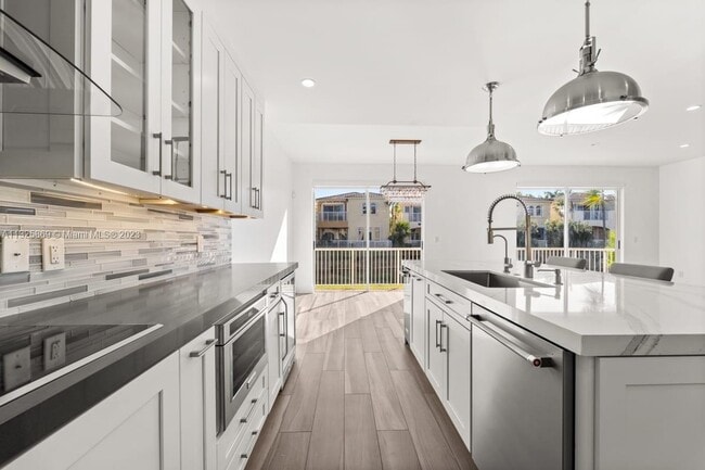 Building Photo - 3110 NE 210th Terrace