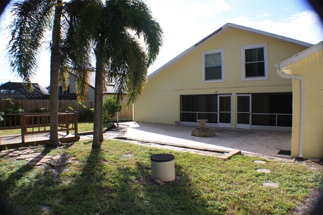 Building Photo - 7247 Albany Rd