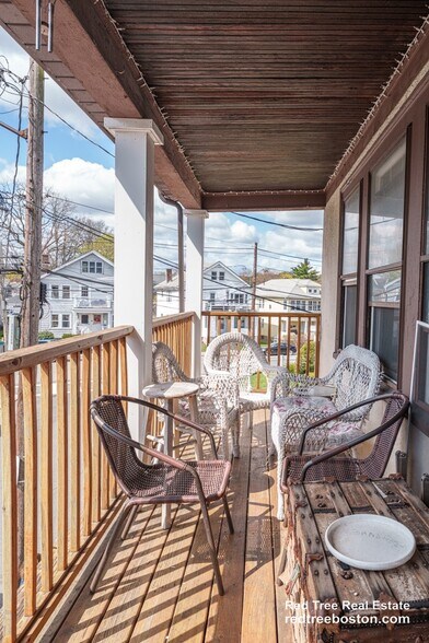 Building Photo - 8 Niles St