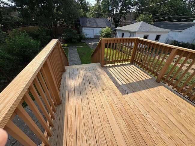 Building Photo - Fresh and Beautiful 3 bedroom South City Home