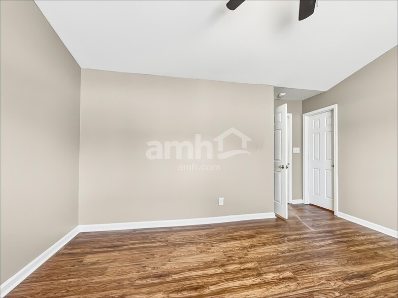 Building Photo - 205 N Fuquay Springs Ave