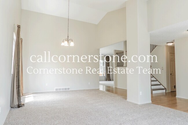 Building Photo - 4640 Kashmire Dr