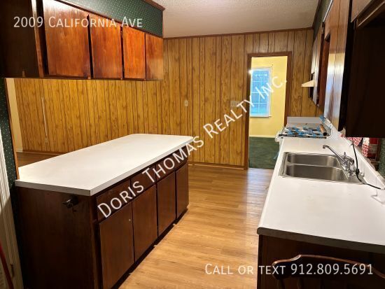 Building Photo - 2009 California Ave