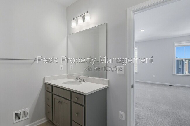Building Photo - 9256 Magellan Pkwy