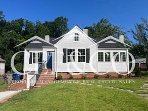 Building Photo - Spacious 3 bedroom home now available in Spartanburg!