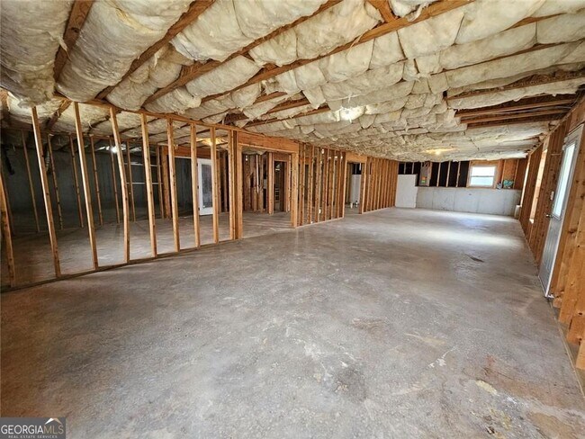 Building Photo - 3755 Long Lake Dr