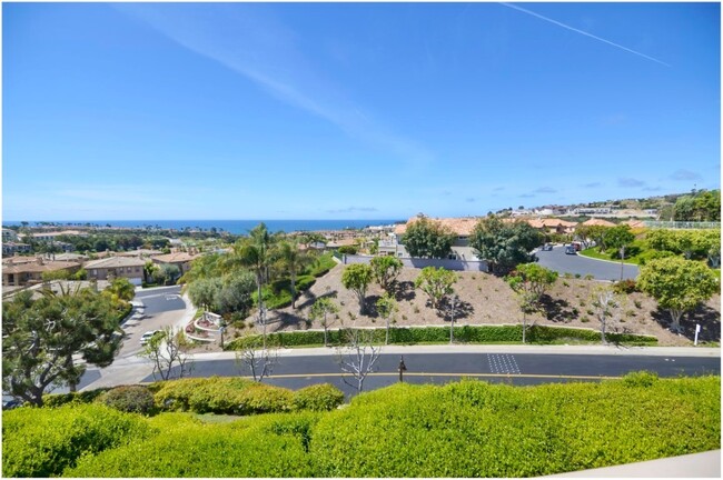 Building Photo - Stunning OCEAN VIEW!