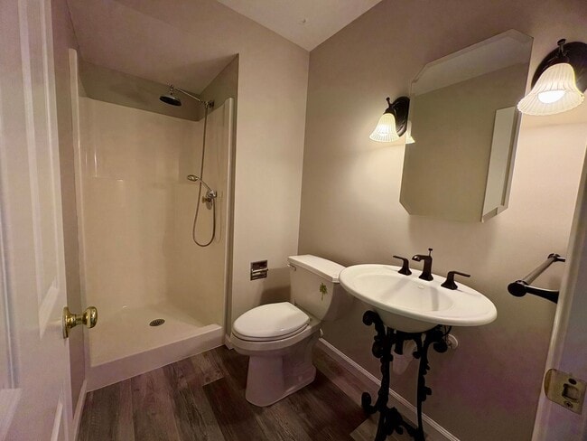 Building Photo - 2 Bedroom 2 Bathroom in Woodland View Harr...