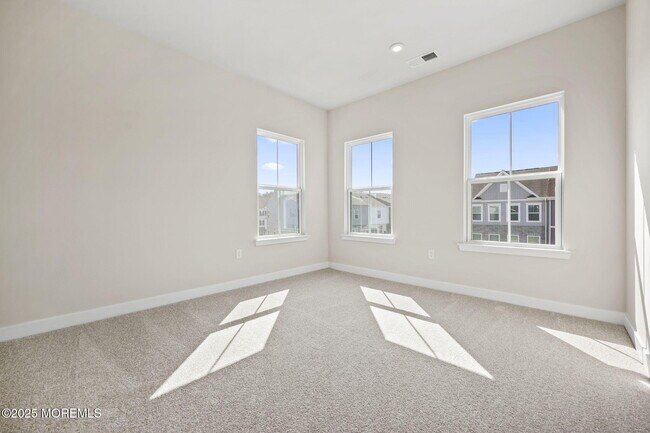 Building Photo - 20 Gramercy Dr