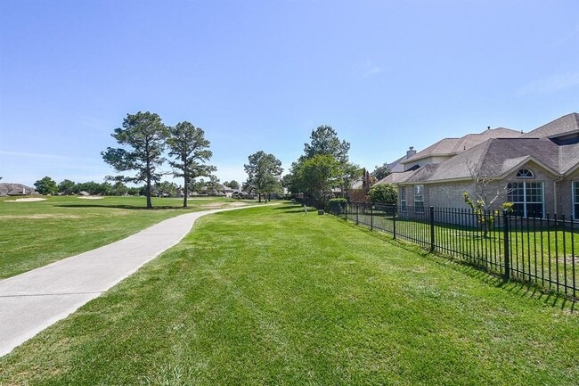 Building Photo - 10206 Hahns Peak Dr