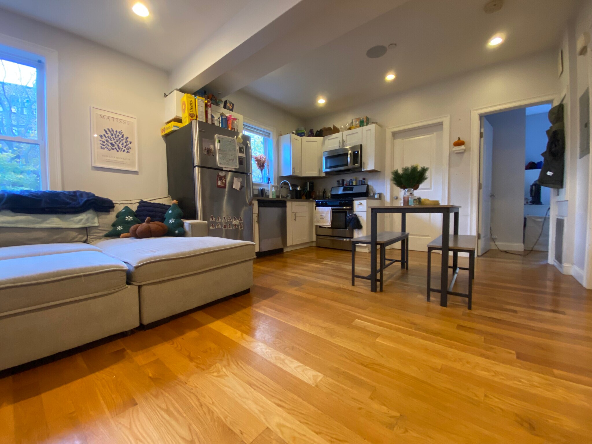 Building Photo - 719 Parker St