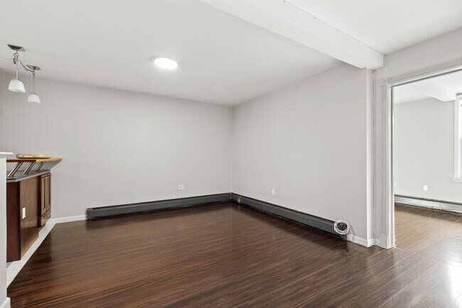 Building Photo - 46 Wayne St