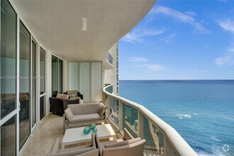 Building Photo - 16001 Collins Ave