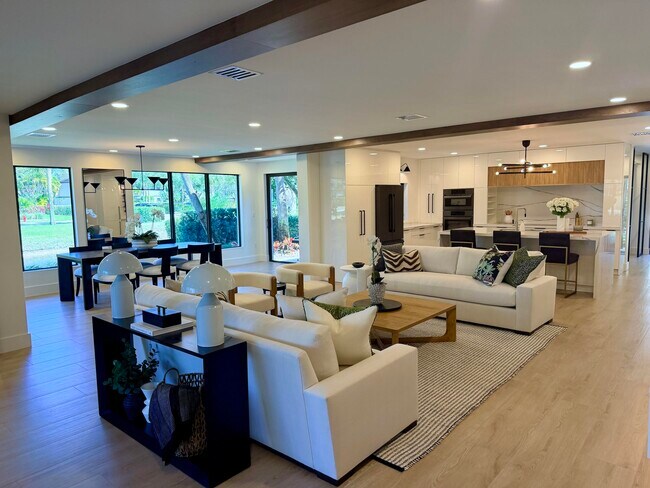 Building Photo - 2735 Polo Island Dr
