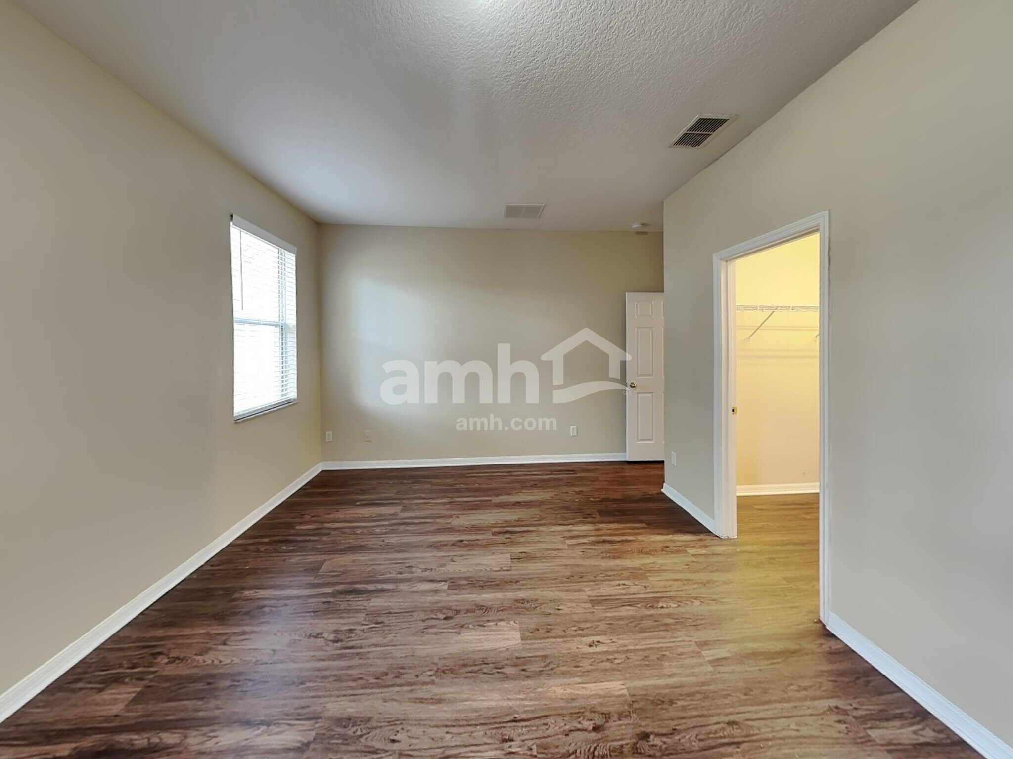 Building Photo - 517 Vicks Landing Dr