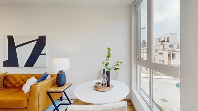 Building Photo - 2 bedroom in Seattle WA 98103