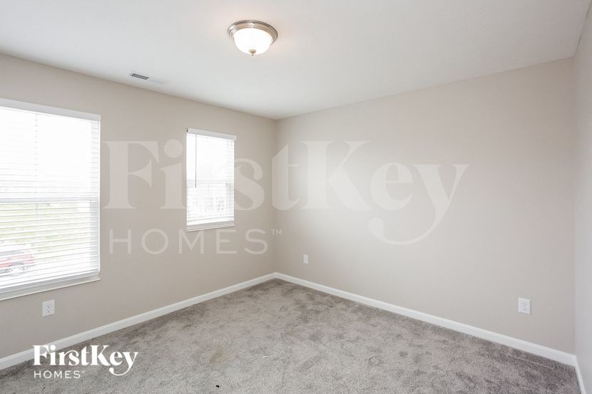 Building Photo - 671 Springdale Ln