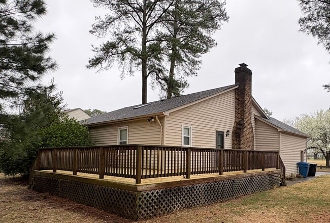 Building Photo - 3 BED / 2 BATH SINGLE FAMILY