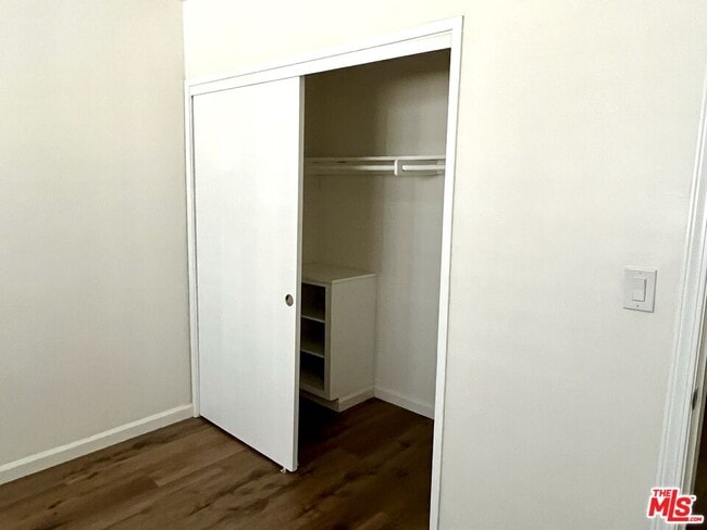 Building Photo - 829 Alpine St