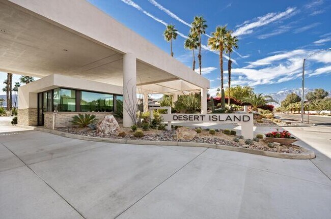 Building Photo - 910 Island Dr