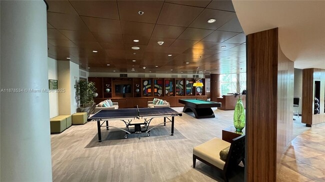 Building Photo - 2641 N Flamingo Rd