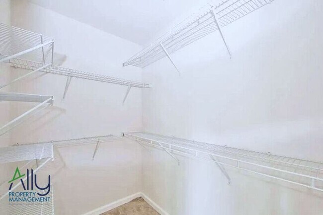 Building Photo - 2424 Pocoson Wood Ct