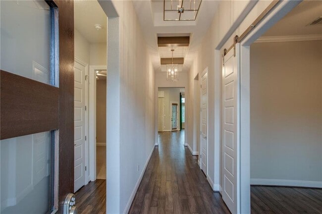 Building Photo - 820 Anahuac Dr