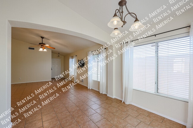 Building Photo - 1218 W Rose Marie Ln