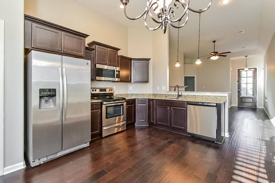 Building Photo - 6893 Raleigh Lagrange Rd