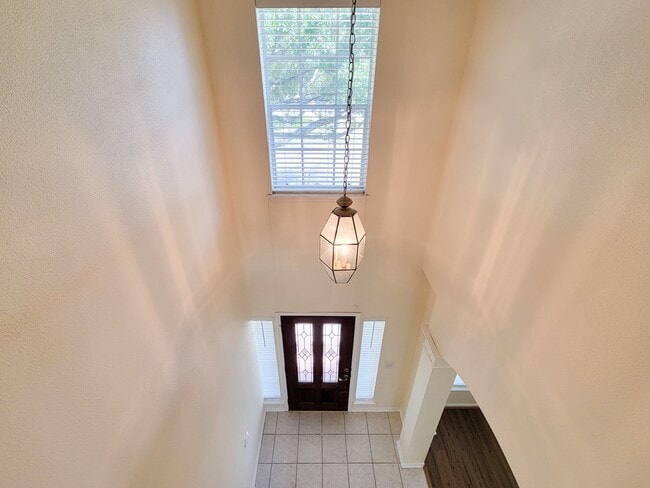 Building Photo - 11147 Carriage Lake Dr